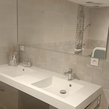 Maison Accessible Pmr Centre-ville De 10mn De La Gare A Proximite De Tous Commerces 15km De La שאלאן