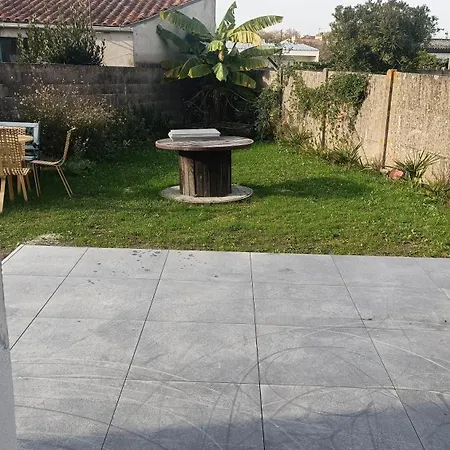 Maison Accessible Pmr Centre-ville De 10mn De La Gare A Proximite De Tous Commerces 15km De La שאלאן